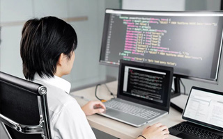 汉川 api php源码,下载的php源码怎么运行呢？